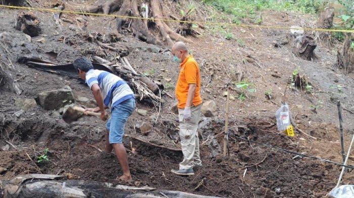 Suasana proses pencarian kembali 3 kerangka bayi lainnya yang dikubur di Kelurahan Tanjung, Kecamatan Purwokerto Selatan, Kabupaten Banyumas, Rabu (28/6/2023).