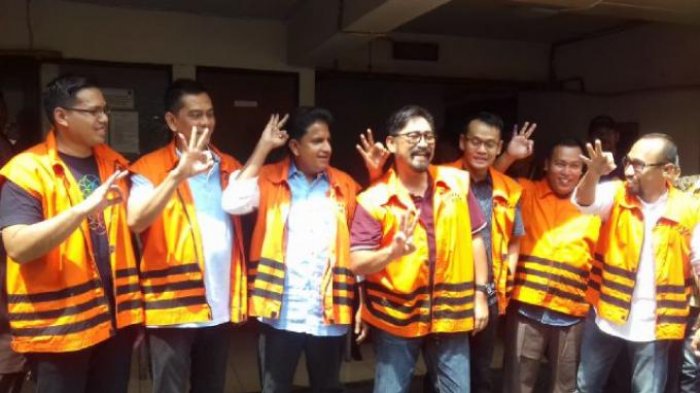Delapan tahanan KPK antara lain Patrialis Akbar,Fahmi, Andi Zulkarnaen Mallarangeng, Marisi Matondang, Ramapanicker Rajamohanan, M Sanusi, M Adami Okta, dan terakhir Andi Taufan Tiro.mencoblos di Rutan KPK