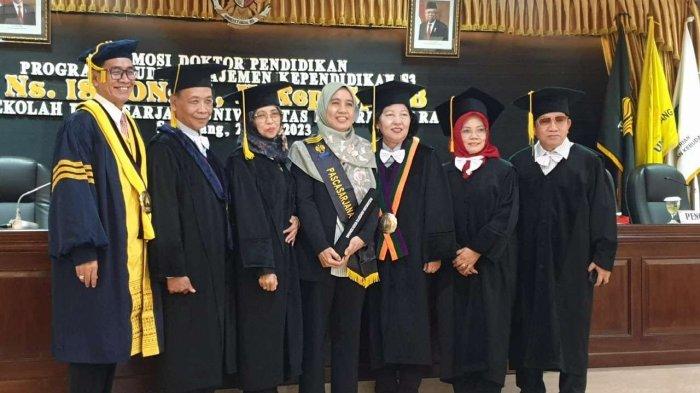 Ujian Promosi Doktor Ns. Ismonah, M.Kep, Sp.MB dilaksanakan pada Rabu, 26 Juli 2023 secara luring di Sekolah Pascasarjana Universitas Negeri Semarang.