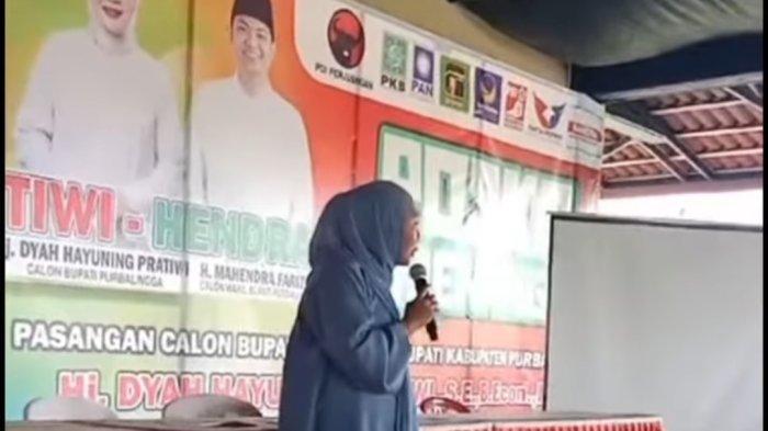 Tangkapan layar video Bupati Petahana sekaligus Calon Bupati Purbalingga, Dyah Hayuning Pratiwi saat mememberikan pernyataan soal bansos di internal partai beberapa hari lalu yang viral dan diunggah,  Kamis (17/10/2024. 