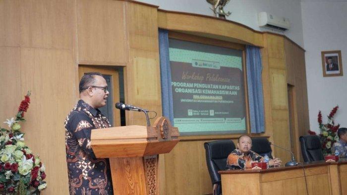 Workshop panduan Pelaksanaan Program Penguatan Kapasitas Organisasi Kemahasiswaan (PPK Ormawa) di Aula AK Anshori pada hari Rabu, (5/7/2023) kemarin.