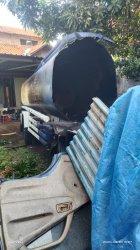 Kondisi truk tangki yang meledak menewaskan tukang las saat sedang memperbaiki truk tangki di bengkel las, Jalan Widuri, Bangetayu Kulon, Genuk, Kota Semarang, Jumat (30/8/2024).
