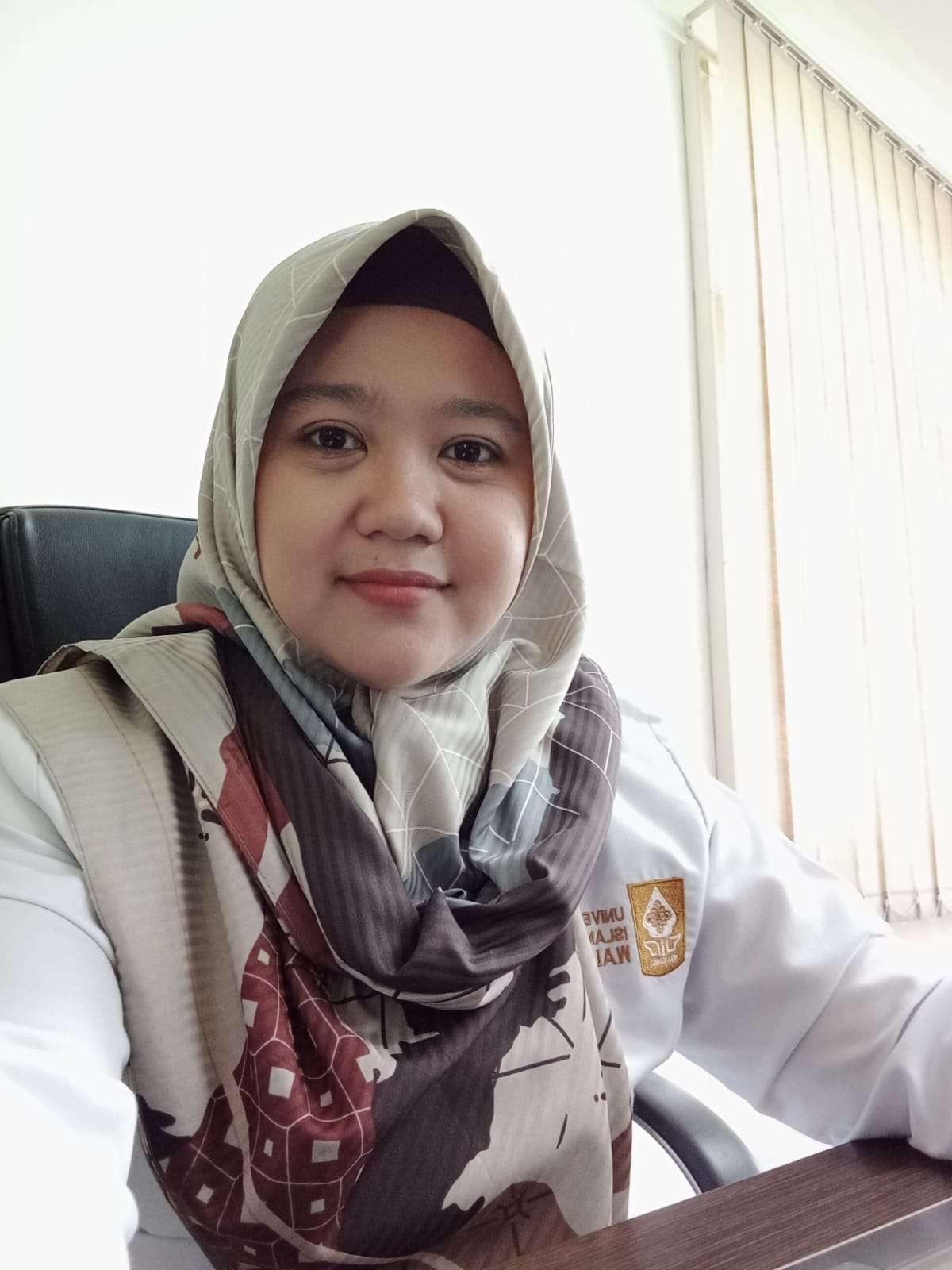 Nur Syafa’ah, M.Pd. Mahasiswa S3 Program Ilmu Pendidikan Bahasa Universitas Negeri Semarang