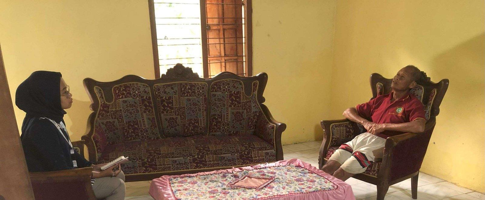Wawancara pendataan jumlah ternak sapi bersama perangkat Desa Gentungan