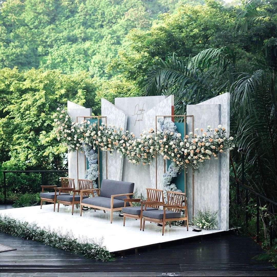 Wedding Berkonsep Outdoor Oak Tree Emerald Semarang