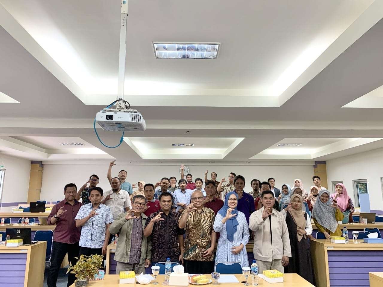 Workshop Tata Kelola Keuangan Perguruan Tinggi berbasis aplikasi SIMAKU di Universitas Amikom Purwokerto diruang eksekutif, Sabtu 22 Juli 2023 lalu.
