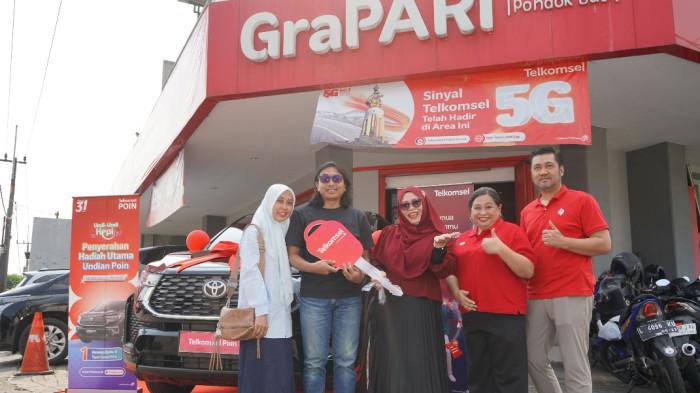 Awalnya Hanya Berharap Dapat Handphone, Warga Pasuruan Bawa Pulang Hadiah Mobil dari Telkomsel