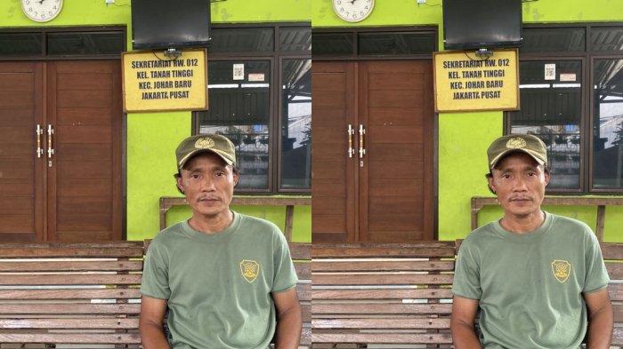 5 Tahun Agusyadi Tinggal di Balai RW, Rumah Tak Cukup Tampung 15 Orang, Hanya Pulang Jika Ganti Baju