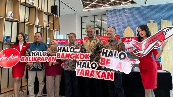 AirAsia membuka sejumlah rute baru dari Bandara Internasional Juanda, Surabaya. Rute-rute tersebut meliputi penerbangan internasional langsung ke Don Mueang, Bangkok, Thailand, serta rute domestik ke Balikpapan dan Berau di Kalimantan Timur, serta Tarakan di Kalimantan Utara, Sabtu (19/7/2025). 

