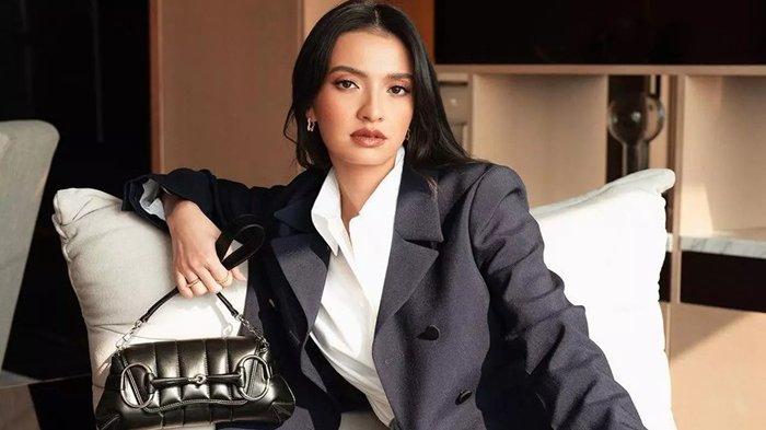 Aktris sekaligus model cantik bertubuh semampai Raline Shah dikenal sebagai salah satu selebritis papan atas yang kariernya terus menjulang ke permukaan.