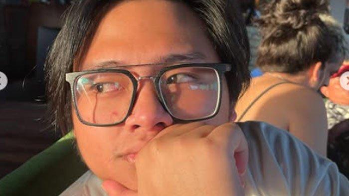 TERJERAT KASUS PENIPUAN - Mantan anggota Coboy Junior (CJR), Aldy Maldini. Ternyata Aldy dan keluarga diam-diam pindah rumah setelah kini ramai kasus nipu fans berkedok dinner, Rabu (14/5/2025).