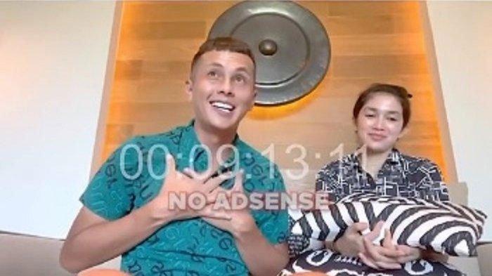 Andhika Pratama dengan Ussy Sulistiawati yang rumah tangganya jauh dari rumor miring