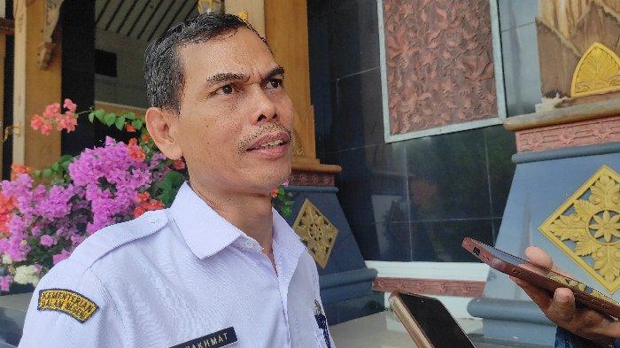 EFISIENSI - Kepala Dinas Pendidikan (Disdik) Kabupaten Tuban, Abdul Rakhmat menjelaskan jika akibat efisiensi anggaran, Disdik pangkas anggaran hingga Rp10 miliar, Rabu (30/4/2025). Walaupun ada pemangkasan anggaran, mutu pendidikan di Kabupaten Tuban tidak akan berkurang.