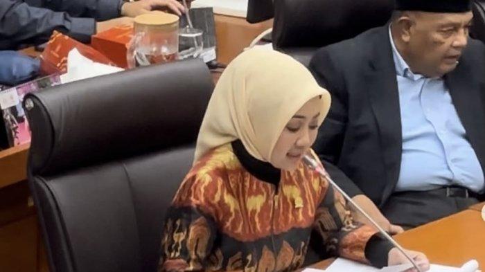 KASUS DUGAAN SELINGKUH - Anggota DPR RI Atalia Praratya saat rapat. Istri Ridwan Kamil, Atalia Praratya akui tak ambil pusing soal kasus suaminya.