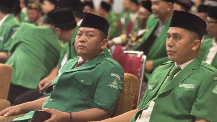 Ketua GP Ansor Jatim Musaffa Safril (kanan) saat menghadiri inaugurasi pelantikan PC GP Ansor Kota Batu di GOR Gajah Mada, Kota Batu, Selasa (29/10/2024) malam.