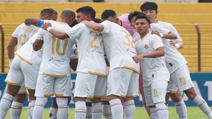 Arema FC sukses meraih kemenangan usai mengalahkan Barito Putera di pekan 10 Liga 1 2024/2025.