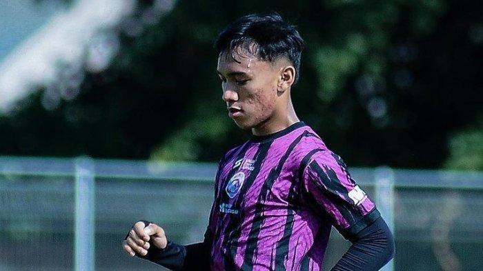 Arkhan Fikri saat berlatih bersama Arema FC dalam persiapan laga Liga 1 2023.