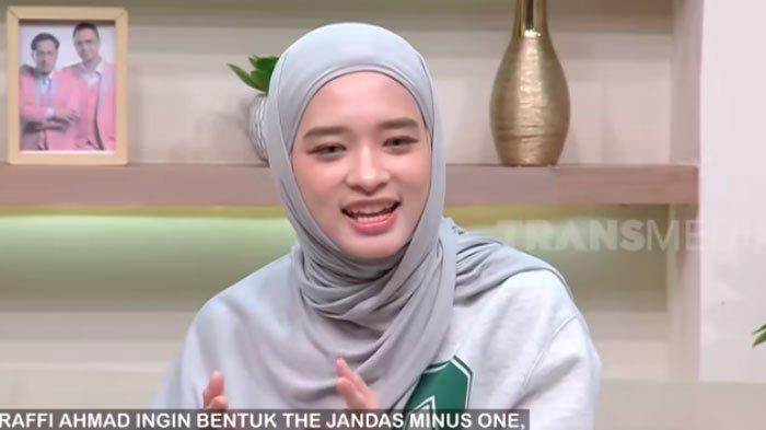 Artis Inara Rusli mengungkapkan sudah dapat lampu hijau dari anak untuk menikah lagi
