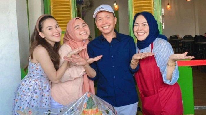 Ayu Ting Ting ternyata pernah menegur keras Ayah Rozak yang kepengen membuat warung seperti Mandra.