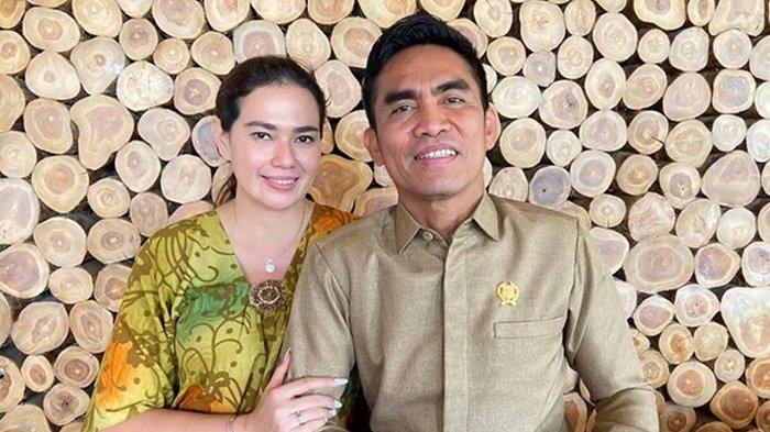Bak mencari ketenangan hidup, Catherine Wilson baru-baru ini tampak mengikuti pengajian.