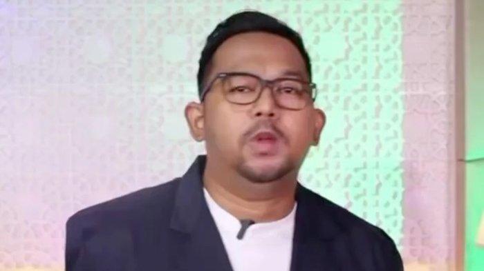 Bedu kini fokus calonkan diri sebagai anggota legislatif daerah pemilihan DKI Jakarta II dari partai Gerindra. Meski sebelumnya Bedu sempat terlilit utang puluhan juta rupiah padaInstagram/beddu17 Oktober 2023