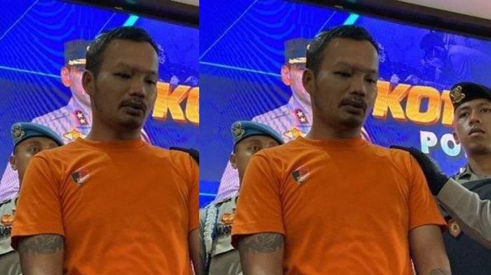 SOPIR TRUK - Bendi Wijaya sopir truk tersangka kecelakaan maut gerbang tol (GT) Ciawi 2 Bogor dihadirkan di Mapolresta Bogor Kota, Sabtu (15/2/2025). Bendi menyampaikan permintaan maaf kepada seluruh keluarga korban atas kelalaian yang dilakukannya.