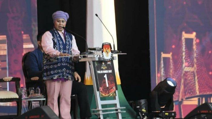 Calon Gubernur Jatim nomor urut 1 usungan PKB, Luluk Nur Hamidah menyoroti persoalan perlindungan nelayan di Jawa Timur dalam Debat Publik Pemilihan Gubernur Jawa Timur Putaran Kedua yang digelar pada Minggu (3/11/2024) malam di Grand City Convention Surabaya. 