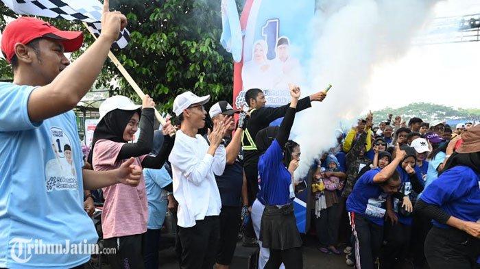 Calon Wali Kota Kediri, Vinanda Prameswati, saat memberangkatkan ratusan peserta Fun Run Sabtu (23/11/2024) di Lapangan Gajahmada Kecamatan Pesantren