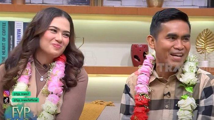 Catherine Wilson mengisyaratkan momen akur bersama sosok gadis muda diduga anak Idham dan kerabat lainnya.