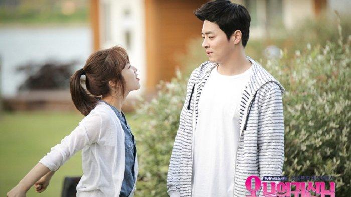 Chemistry yang ditampilkan oleh Jo Jung Suk dan Park Bo Young dalam drama Korea Oh My Ghost begitu memikat hati publik.