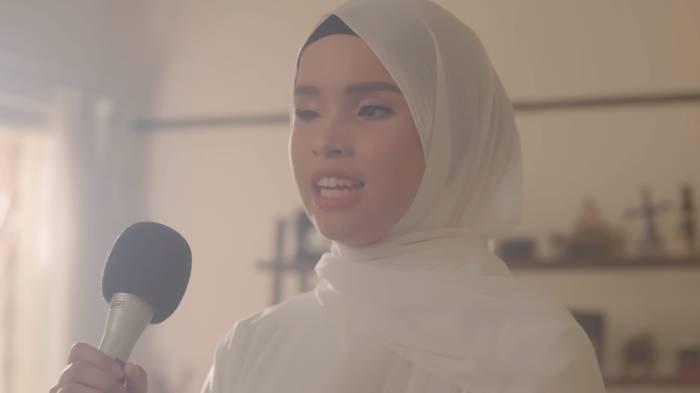 Chord gitar dan lirik lagu Tak Mampu Lupa - Putri Ariani.