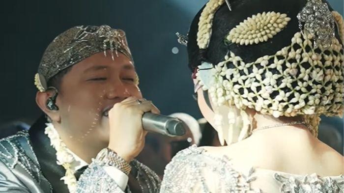 Tangkapan layar video klip Cundamani, lagu terbaru Denny Caknan yang kini trending di YouTube. Tentang sosok Bella Bonita.