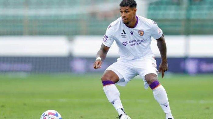Darryl Lachman saat membela Perth Glory Australia dalam artikel berjudul 