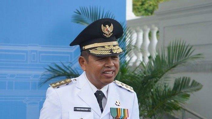 Gubernur Jawa Barat Dedi Mulyadi usai mengikuti pelantikan Kepala Daerah di Istana Merdeka, Jakarta Pusat, Kamis (20/2/2025). Ia meminta wisuda TK & SD dihapus.