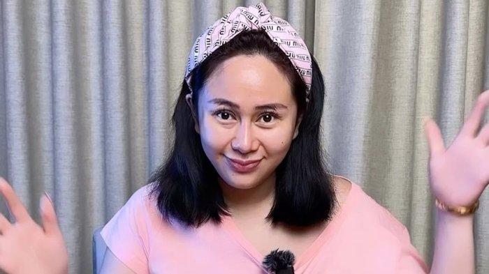 Denise Chariesta bagikan video menit-menit kebersamaannya dengan sang ibu jelang melahirkan buah hatinya.