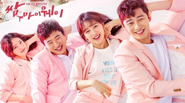 Drama Korea Fight for My Way yang dibintangi oleh Park Seo Joon dan Kim Ji Won mendapatkan piala kemenangan dalam sebuang ajang penghargaan Brand Of The Year Awards 2017.