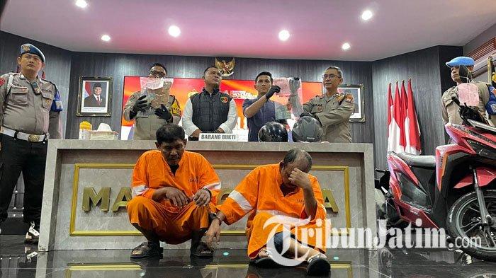 Dua pelaku jambret yang beraksi di Jalan Pulau Sayang, Kota Malang, ditangkap polisi dan langsung dihadirkan dalam konferensi pers yang digelar di Ballroom Sanika Satyawada Polresta Malang Kota, Jumat (6/12/2024).