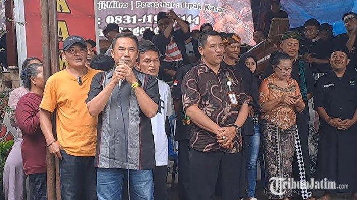 Fery, juragan bakso sukses yang perbaiki jalan desa dengan dana pribadi, pulang kampung ke Malang, Jumat (10/1/2025)
