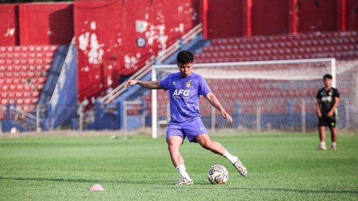 Gelandang Persik Kediri Krisna Bayu Otto