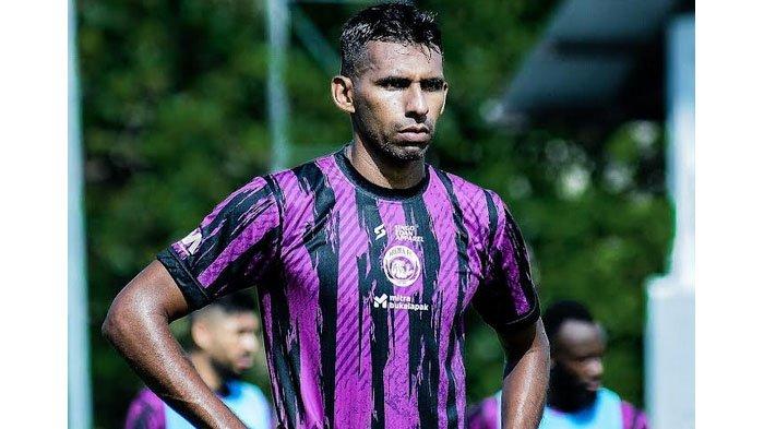 Gilbert Alvarez digadang-gadang untuk menjadi suksesor Gustavo Almeida di Arema FC, 2023.