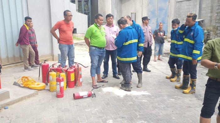 Kebakaran Hebat Ludeskan Gudang Pertanian di Kediri, Kerugian Rp400 Juta