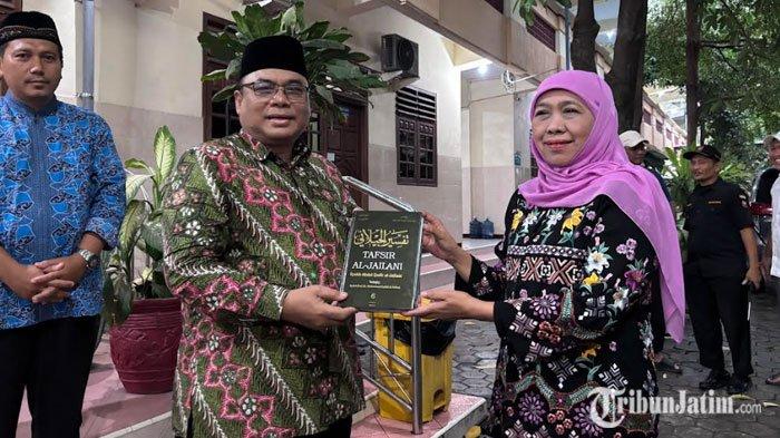 Calon Gubernur Jawa Timur nomor urut 2 Khofifah Indar Parawansa bersilaturahmi dengan Pondok Pesantren Gading Mangu Kabupaten Jombang, Rabu (25/9/2024). Fz.surya