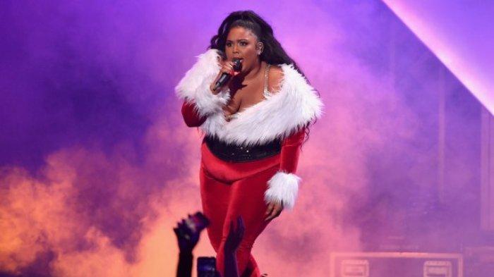 Lirik dan Terjemahan Lagu About Damn Time - Lizzo yang Viral di TikTok ...