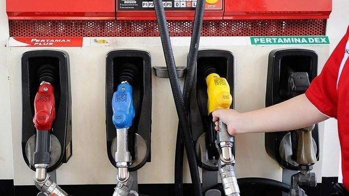 Ilustrasi jenis harga BBM Pertamina yang kini jadi sorotan, Pertamax akhirnya turun harga.