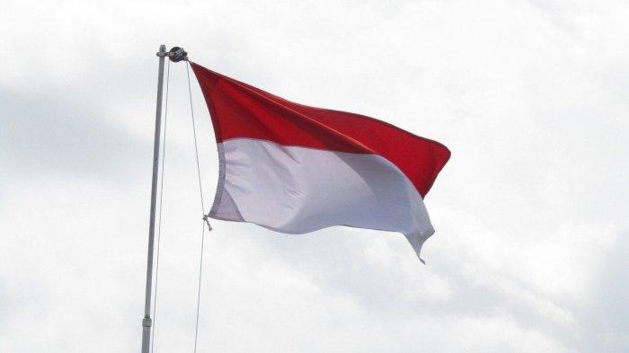 Perayaan Hari Kemerdekaan Indonesia yang ke-78 tak terasa kurang 4 hari lagi. Salah satu hal yang wajib ikut dilakukan masyarakat Indonesia untuk perayaan kemerdekaan tersebut tentu saja pemasangan bendera Merah putih.