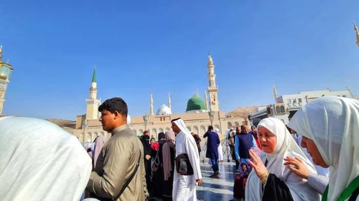STUDY TOUR UMRAH - Ilustrasi umrah di Arab Saudi.