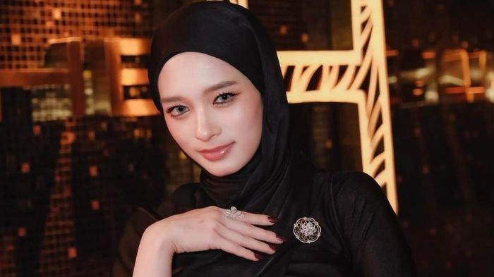 Inara Rusli mengaku sudah memiliki tambatan hati baru menggantikan mantan suaminya, Virgoun.