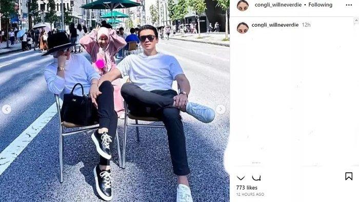 Inilah gaya liburan Syahrini yang belakangan jadi bahan perbicangan publik.