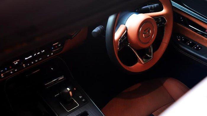 Interior Mazda CX-60 menggunakan material premium, dengan jok Nappa Leather yang memberikan nuansa mewah.