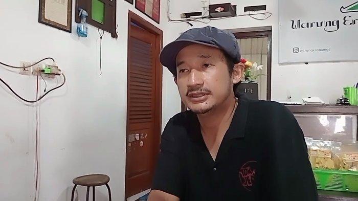 Isa Bajaj ketika ditemui di Jalan Semeru,Kecamatan/Kabupaten Magetan, Selasa (23/4/2024)